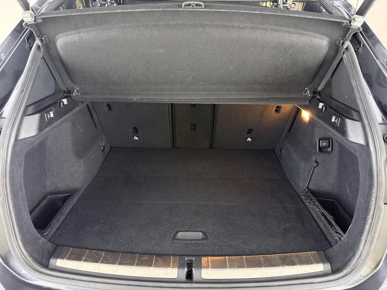 BMW X1 thumbnail Boot