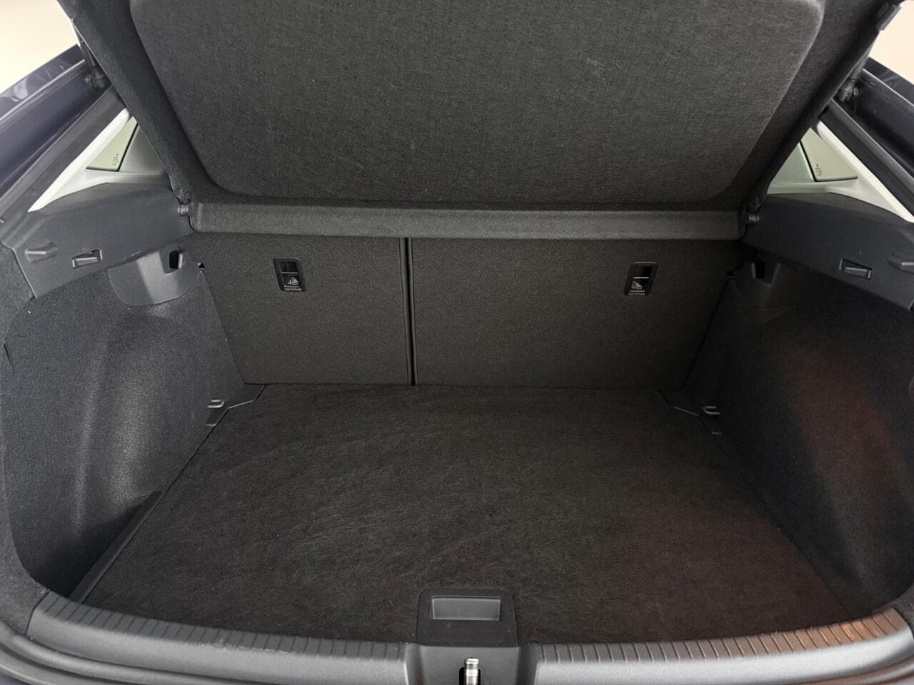 Volkswagen Taigo thumbnail Boot