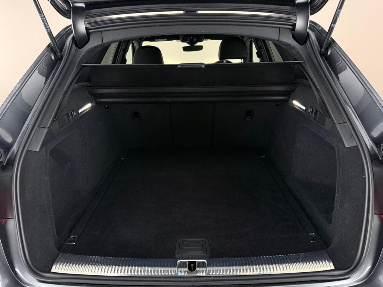 Audi A4 Avant thumbnail Boot