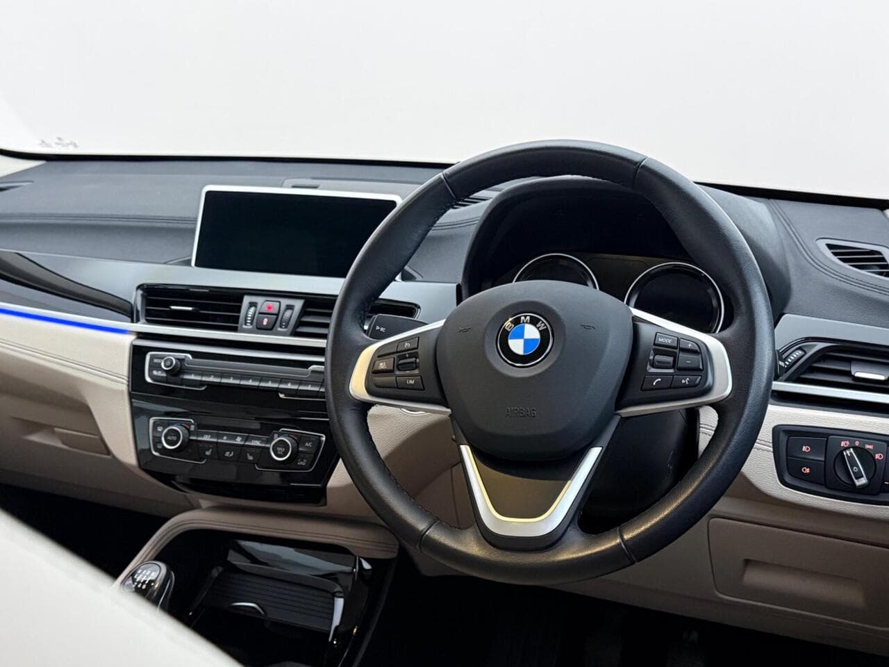 BMW X1 thumbnail Steering Wheel