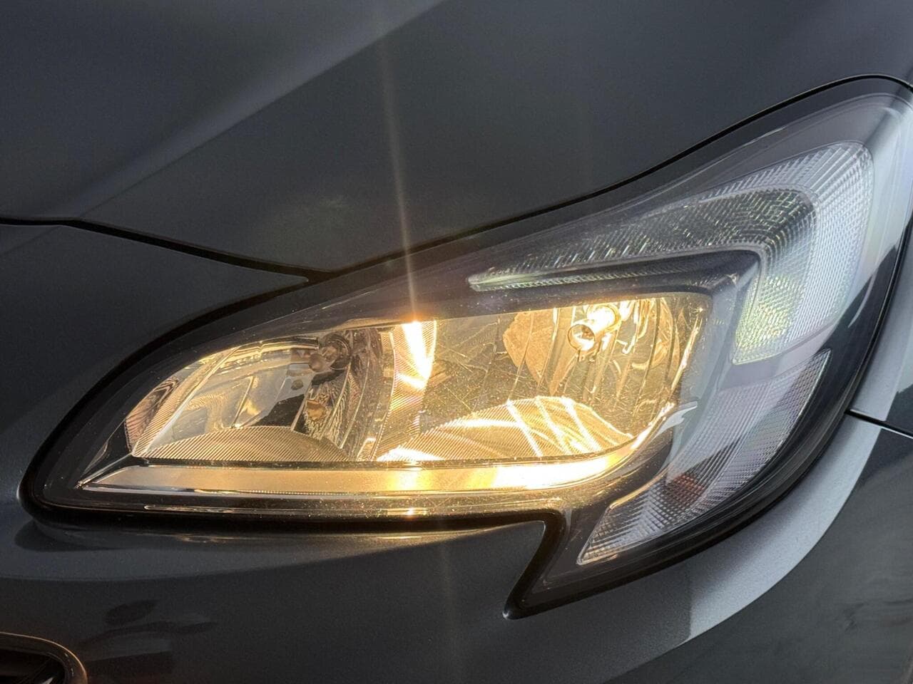 Vauxhall Corsa thumbnail Lights Front