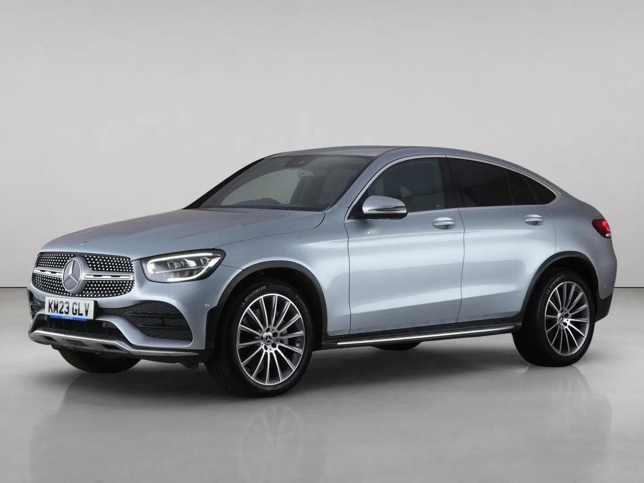 Mercedes-Benz GLC thumbnail Front Left