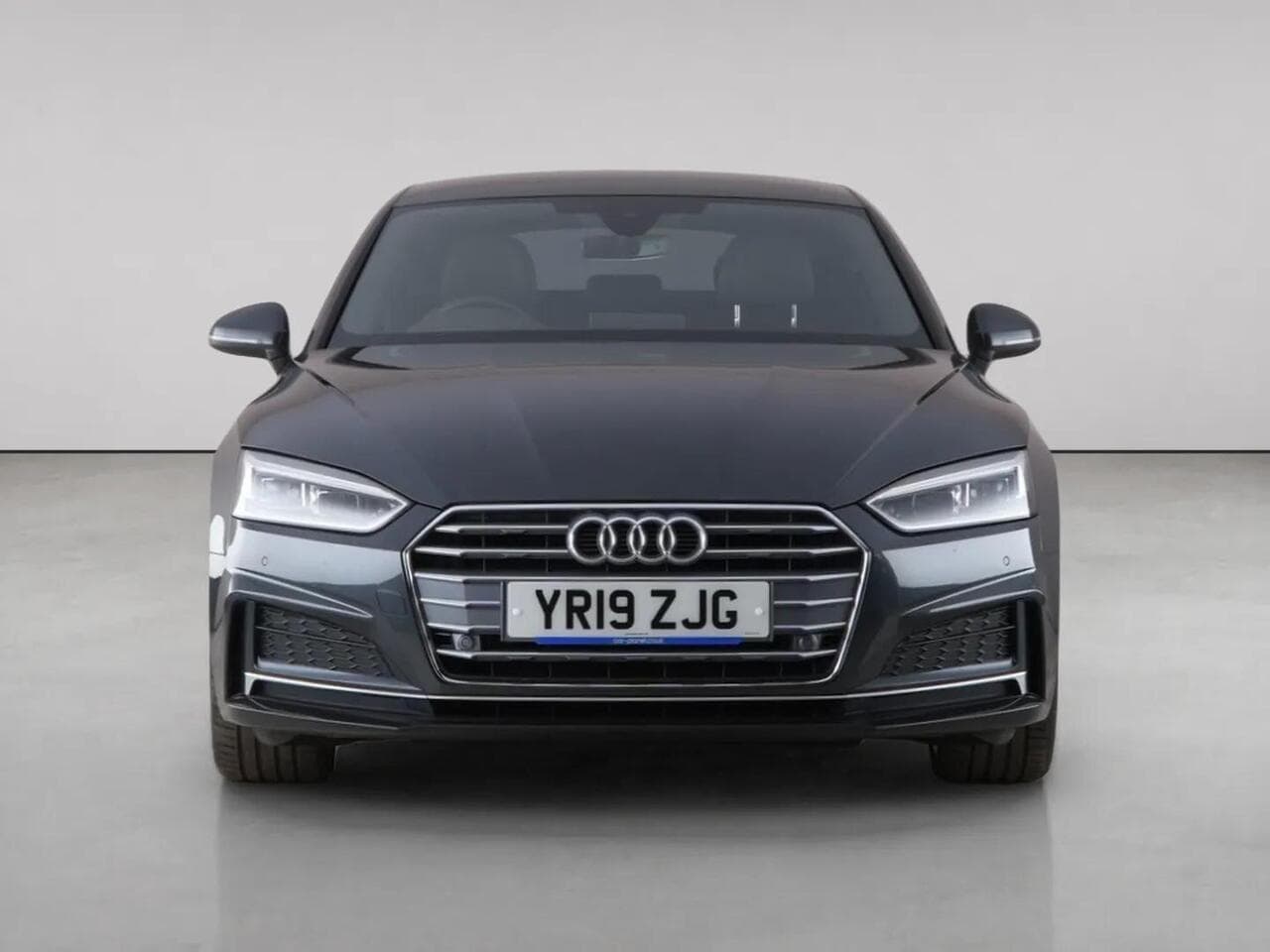 Audi A5 thumbnail Front