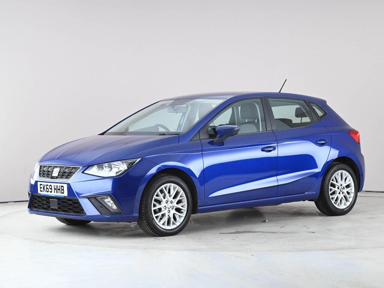 SEAT Ibiza thumbnail Front Left