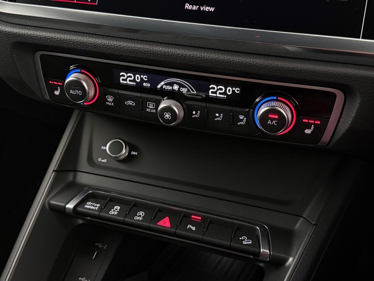 Audi Q3 thumbnail Misc Controls