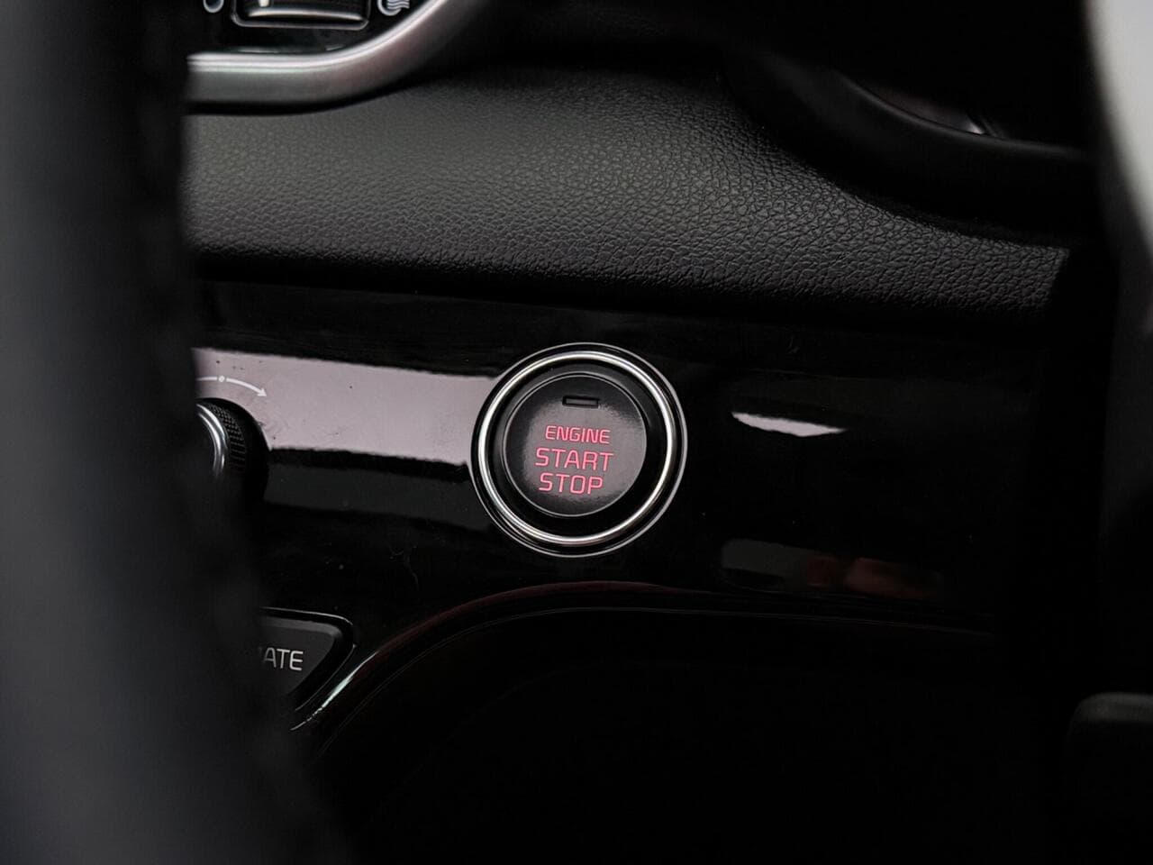 Kia Sportage thumbnail Misc Controls