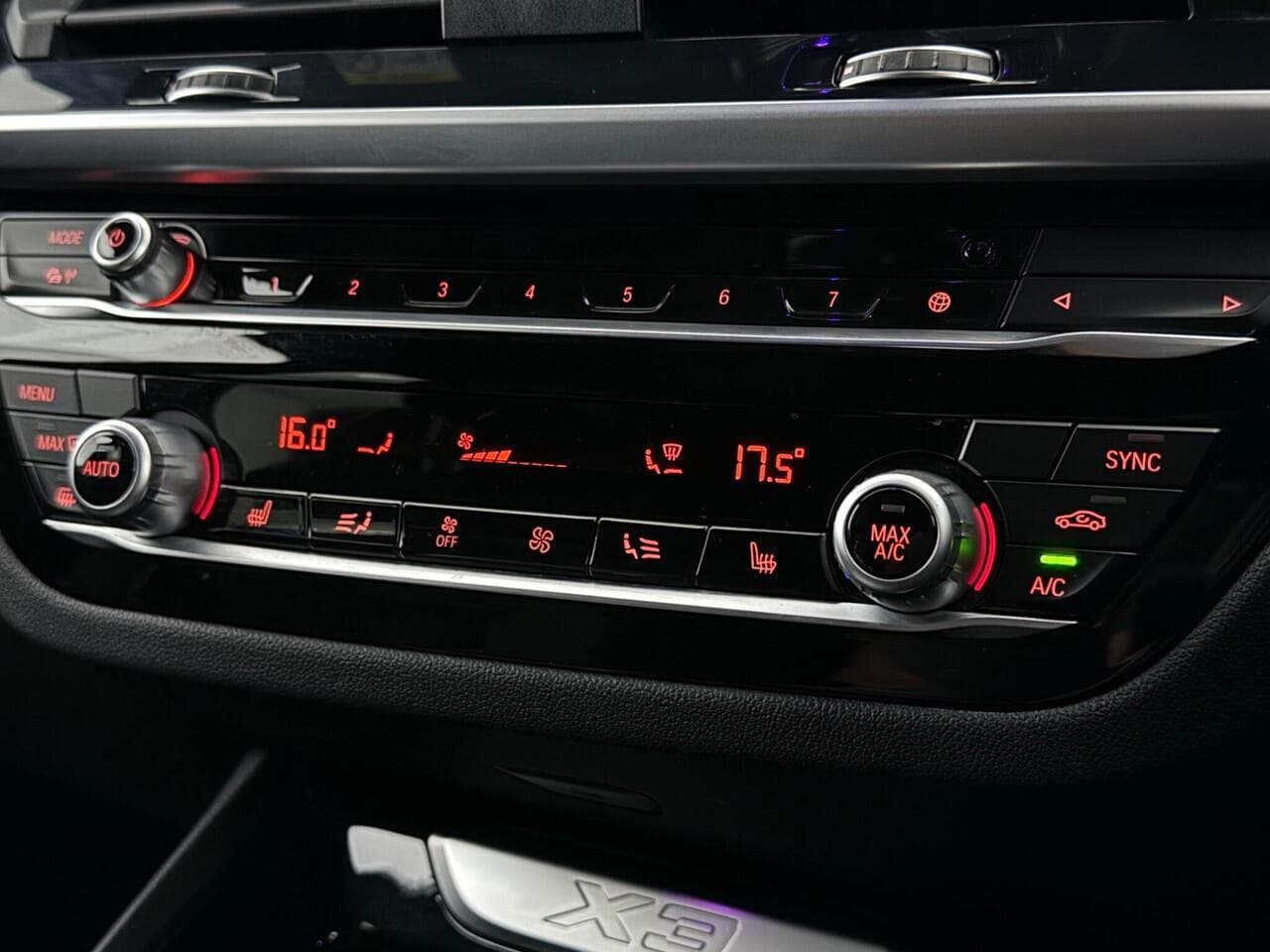 BMW X3 thumbnail Infotainment System