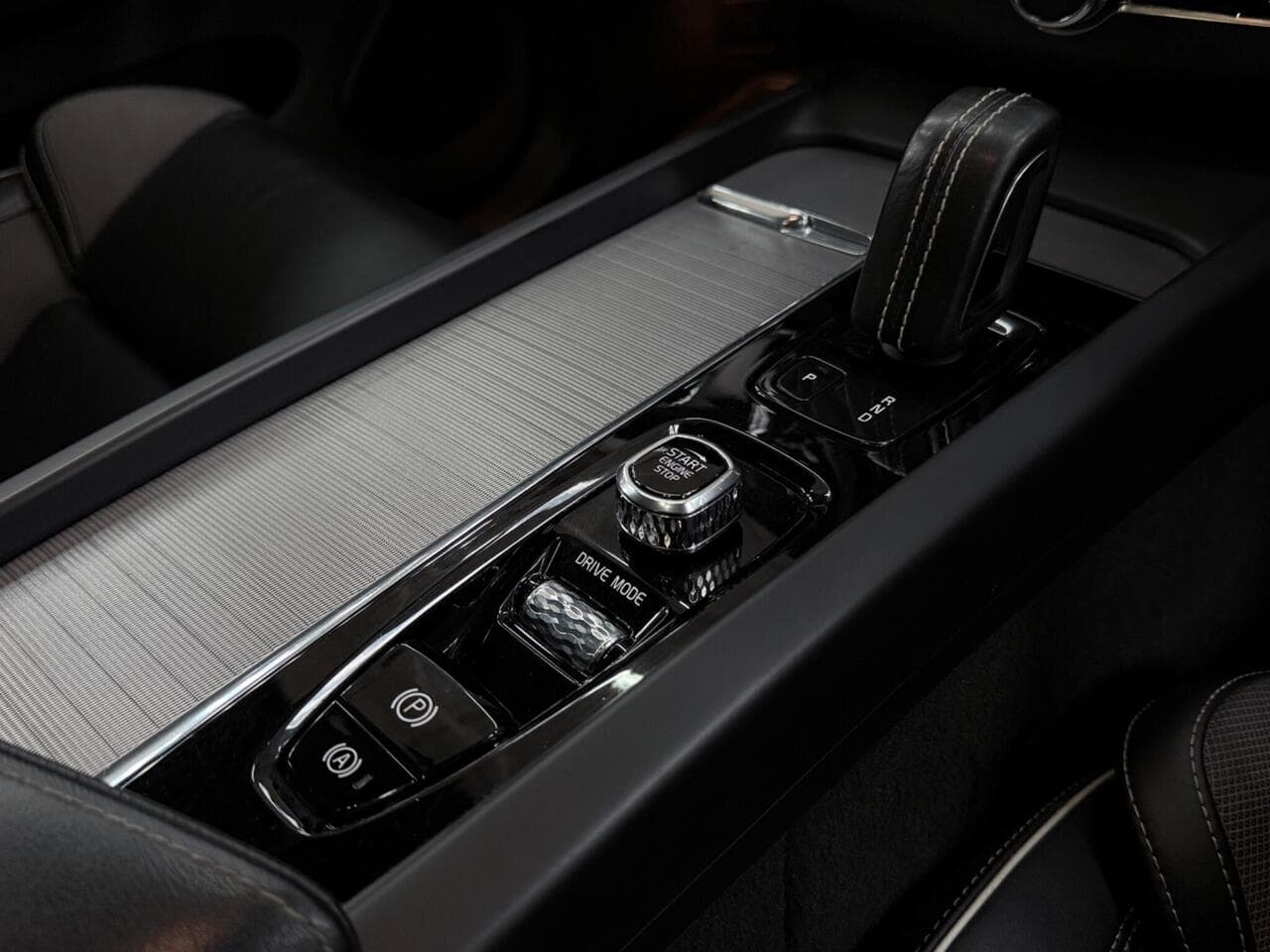 Volvo XC60 thumbnail Interior Front
