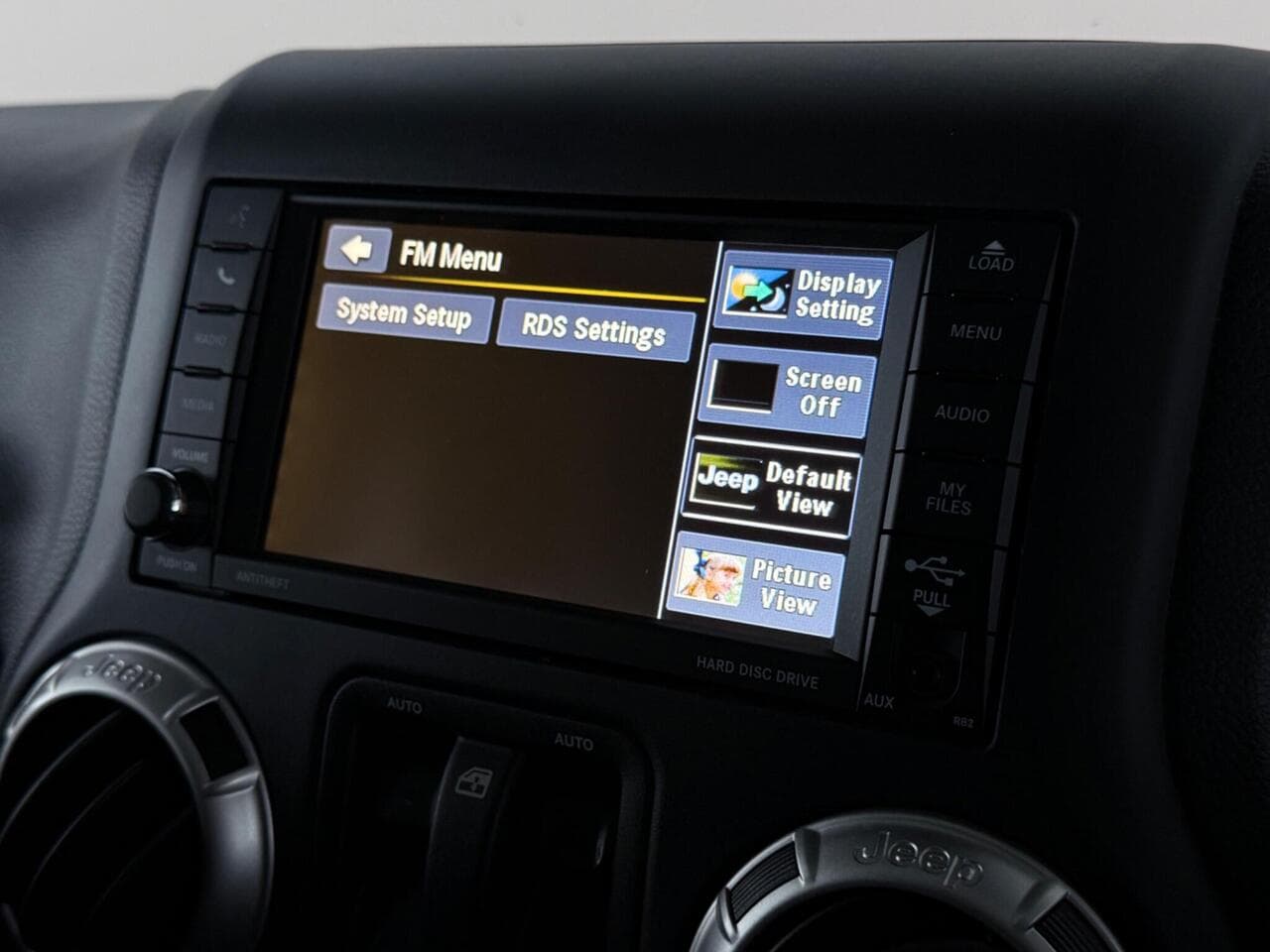 Jeep Wrangler thumbnail Infotainment System