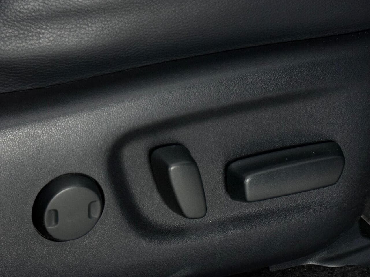 Toyota RAV4 thumbnail Misc Controls