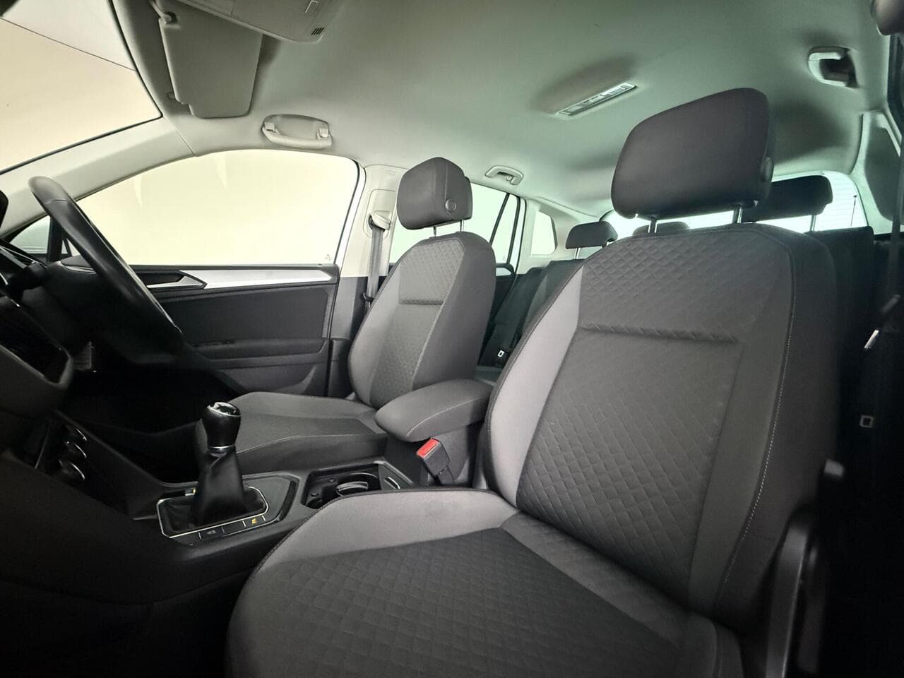 Volkswagen Tiguan thumbnail Seat Front Passenger