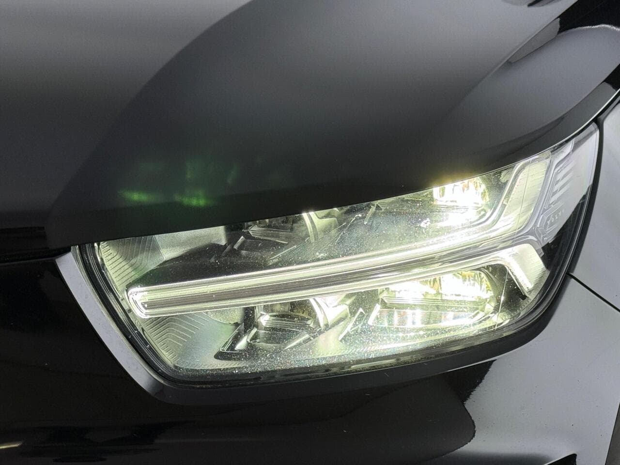 Volvo XC40 thumbnail Lights Front