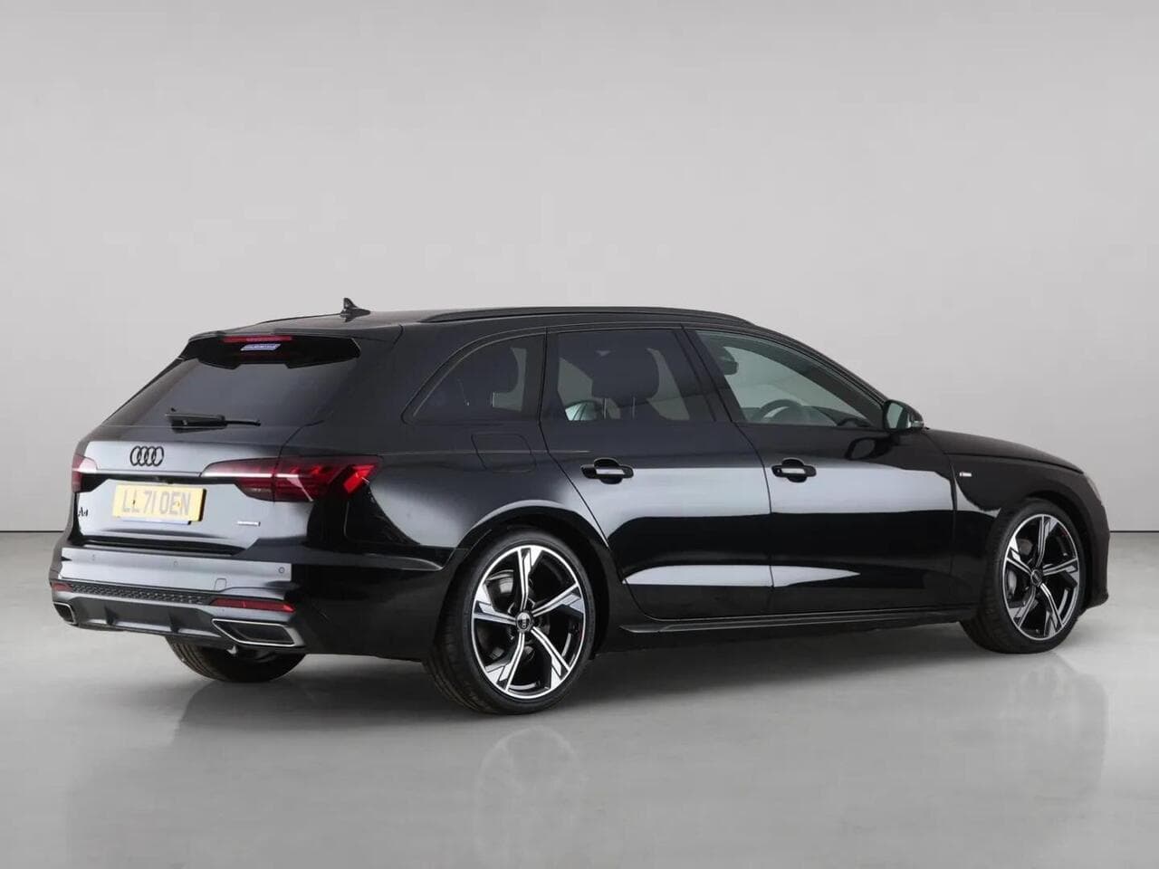 Audi A4 Avant thumbnail Rear Right