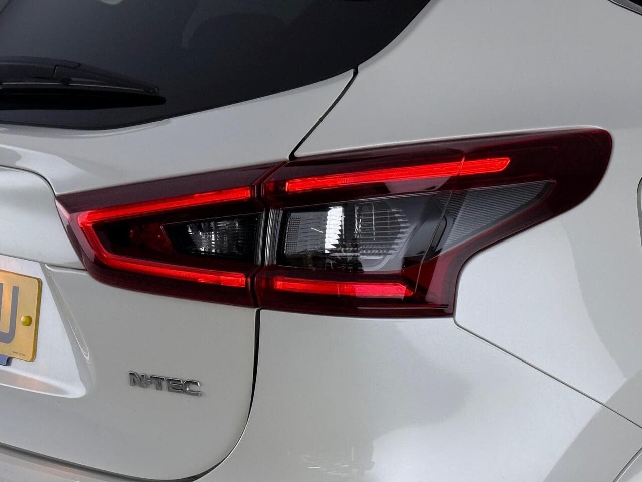 Nissan Qashqai thumbnail Lights Rear