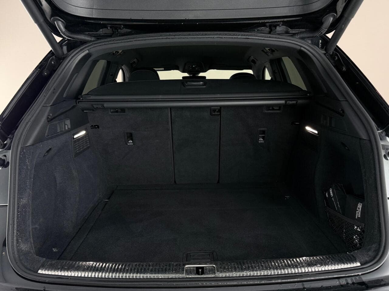 Audi Q5 thumbnail Boot