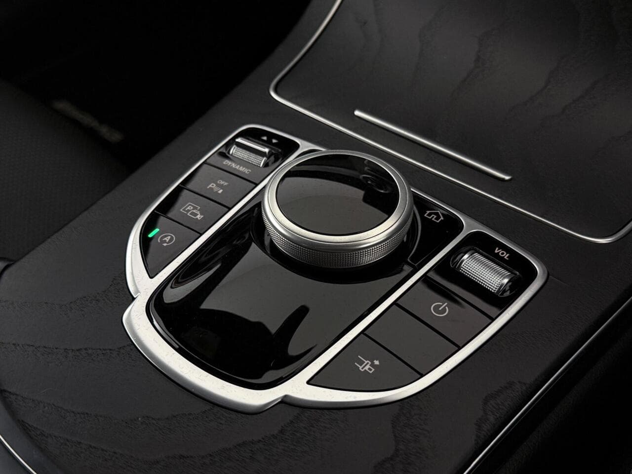 Mercedes-Benz C Class thumbnail Misc Controls