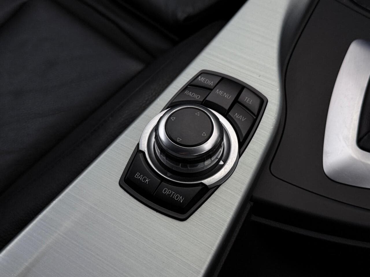 BMW 3 Series thumbnail Misc Controls