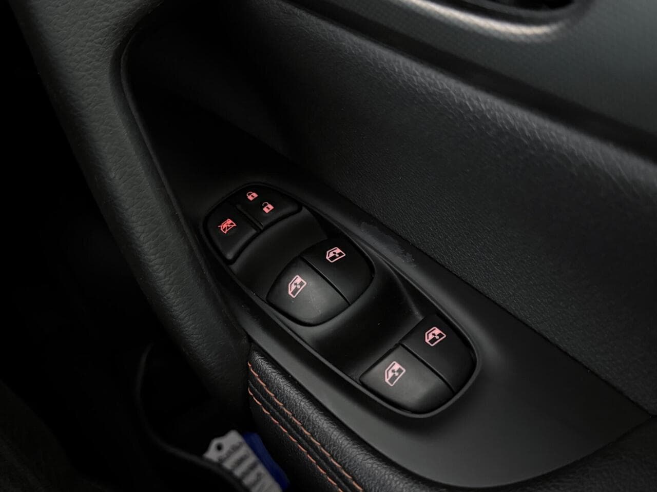 Nissan Qashqai thumbnail Misc Controls