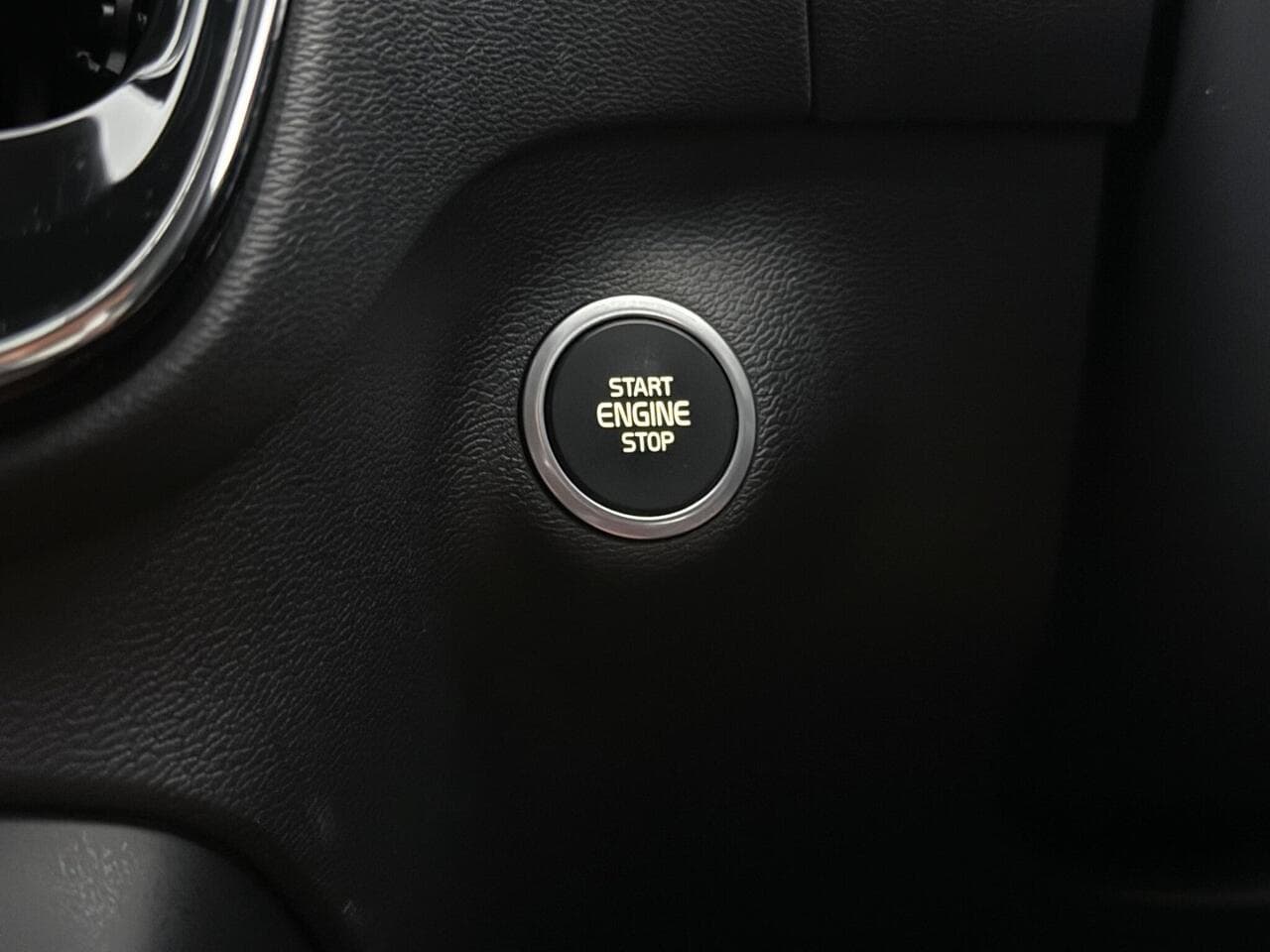 Volvo XC40 thumbnail Misc Controls