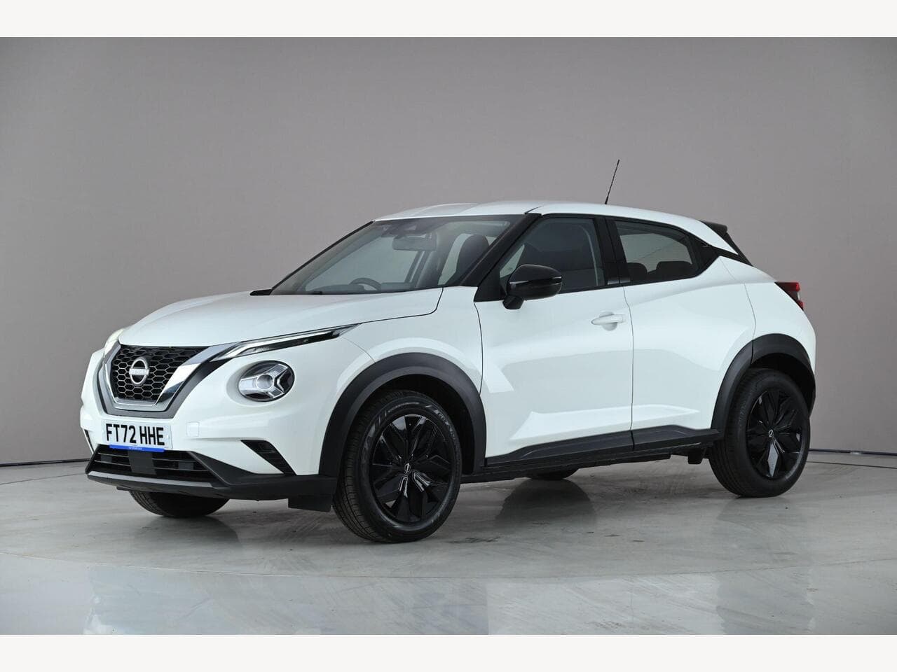 Nissan Juke thumbnail Front Left