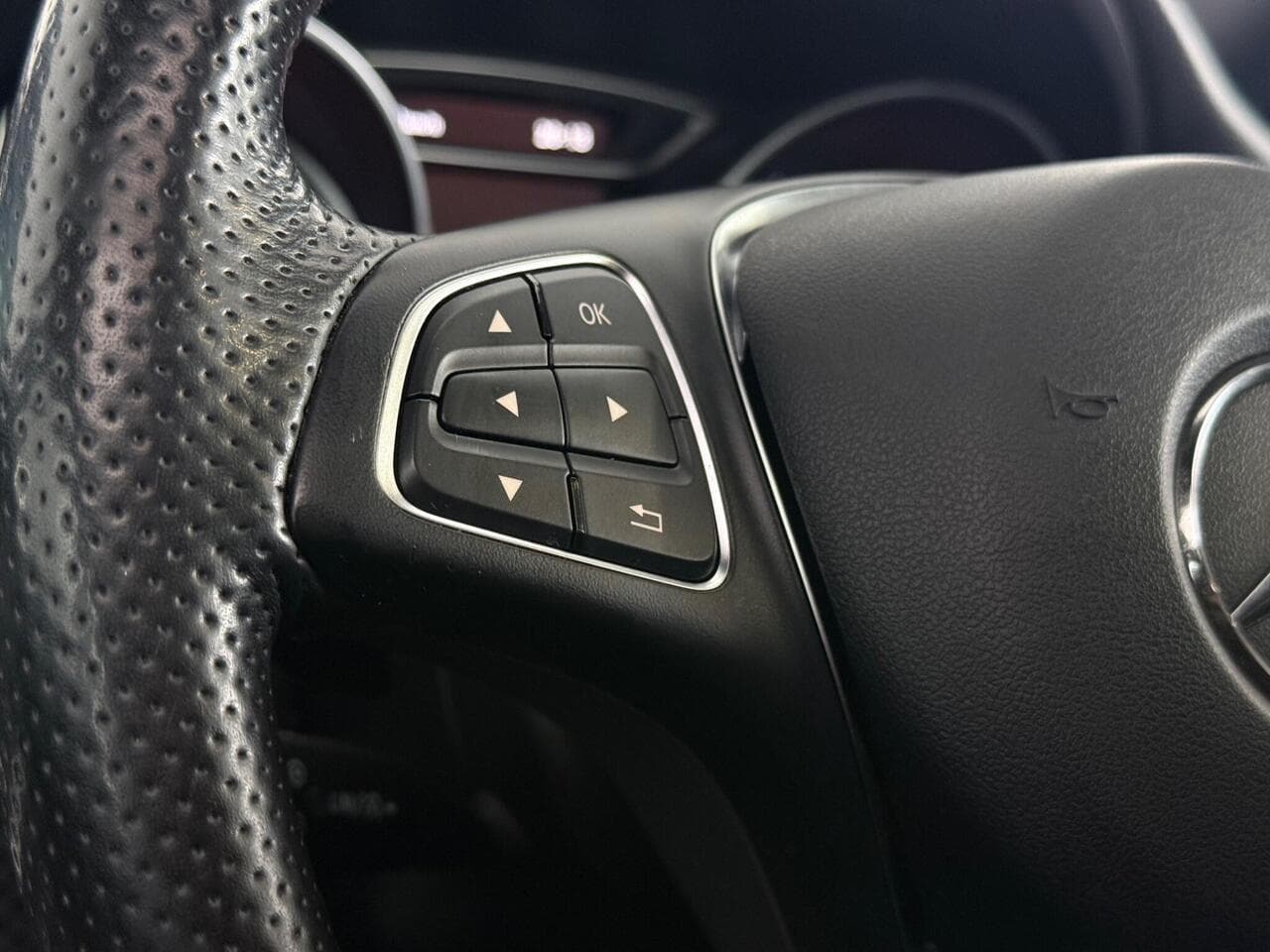 Mercedes-Benz A Class thumbnail Misc Controls
