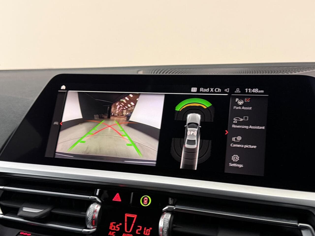 BMW 3 Series thumbnail Infotainment System