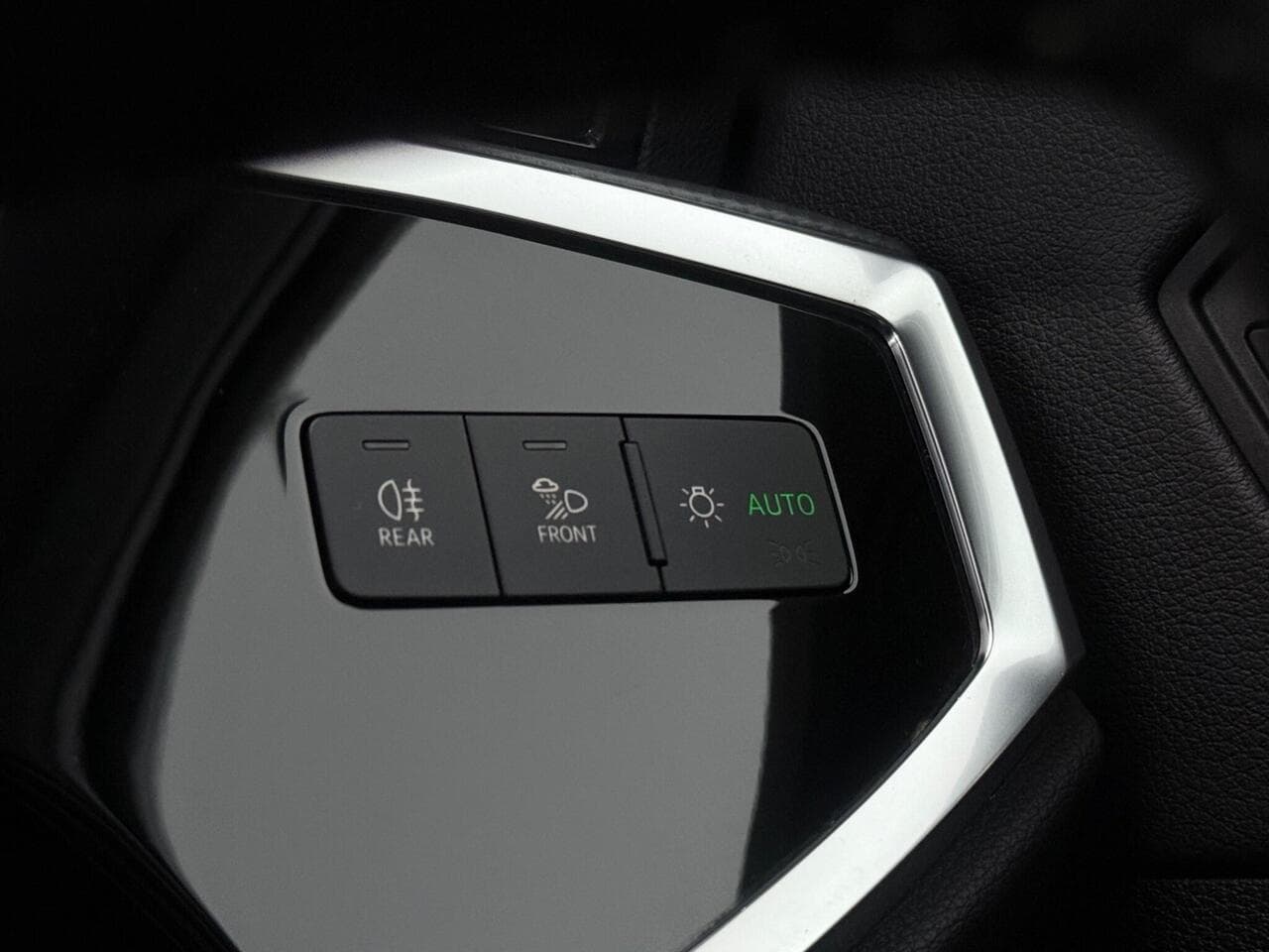Audi Q3 thumbnail Misc Controls