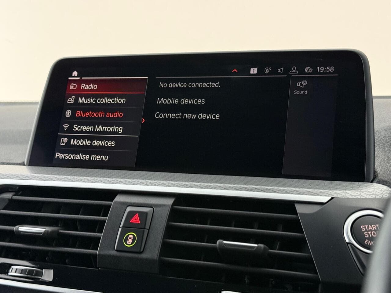 BMW X3 thumbnail Infotainment System