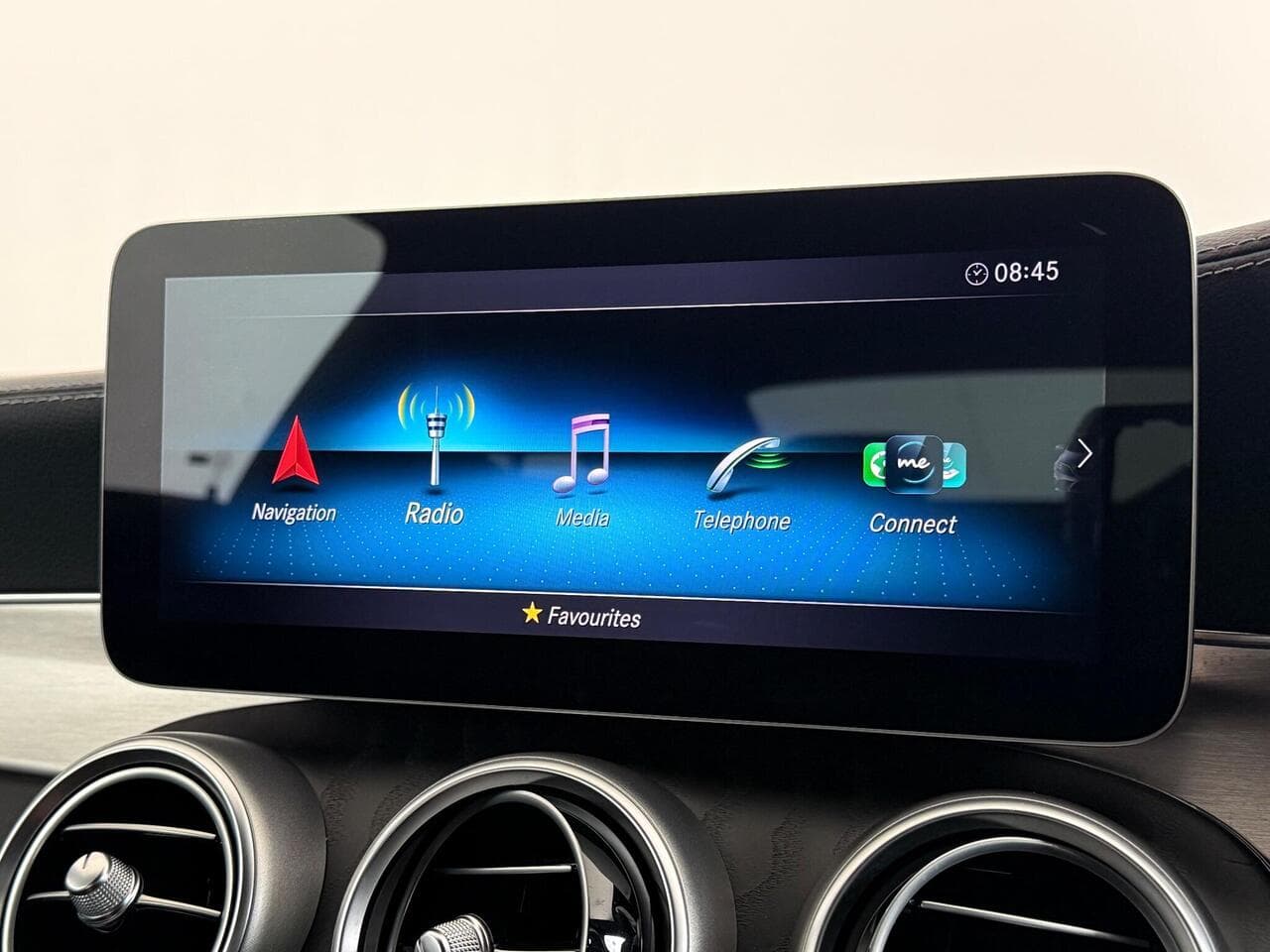 Mercedes-Benz C Class thumbnail Infotainment System