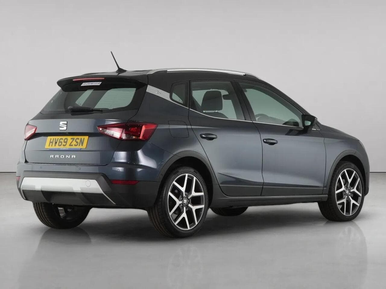 SEAT Arona thumbnail Rear Right