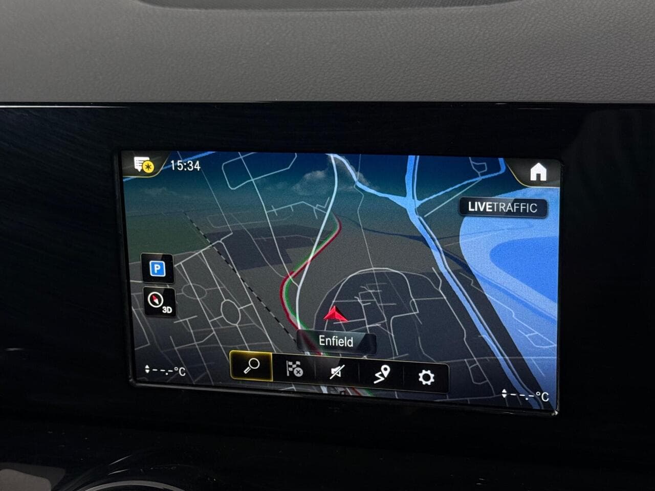 Mercedes-Benz B Class thumbnail Infotainment System