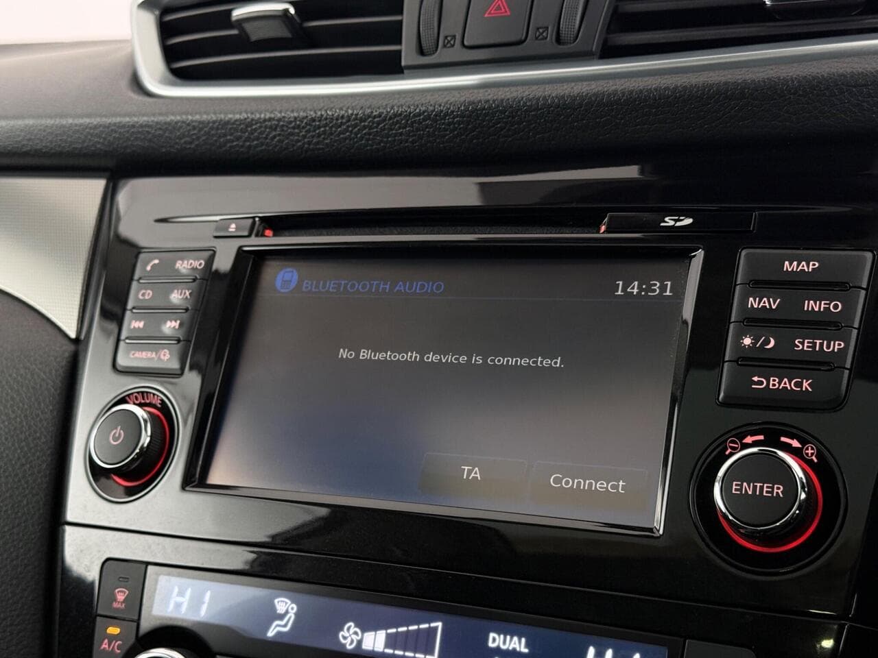 Nissan Qashqai thumbnail Infotainment System
