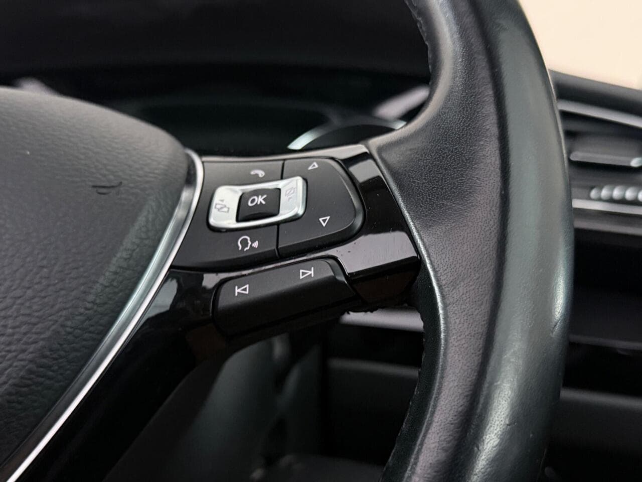 Volkswagen Touran thumbnail Misc Controls