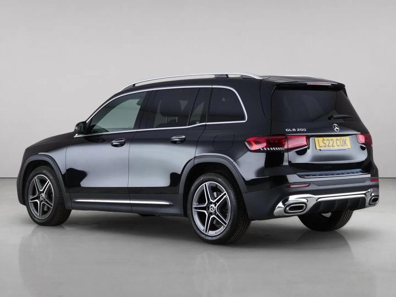 Mercedes-Benz GLB thumbnail Rear Left