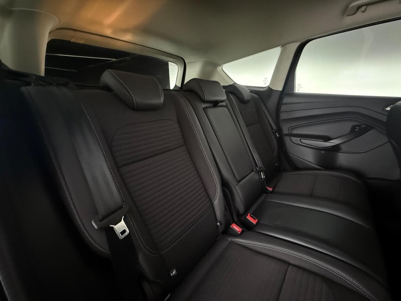 Ford Kuga thumbnail Seats Rear