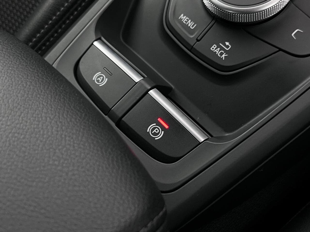 Audi Q2 thumbnail Misc Controls