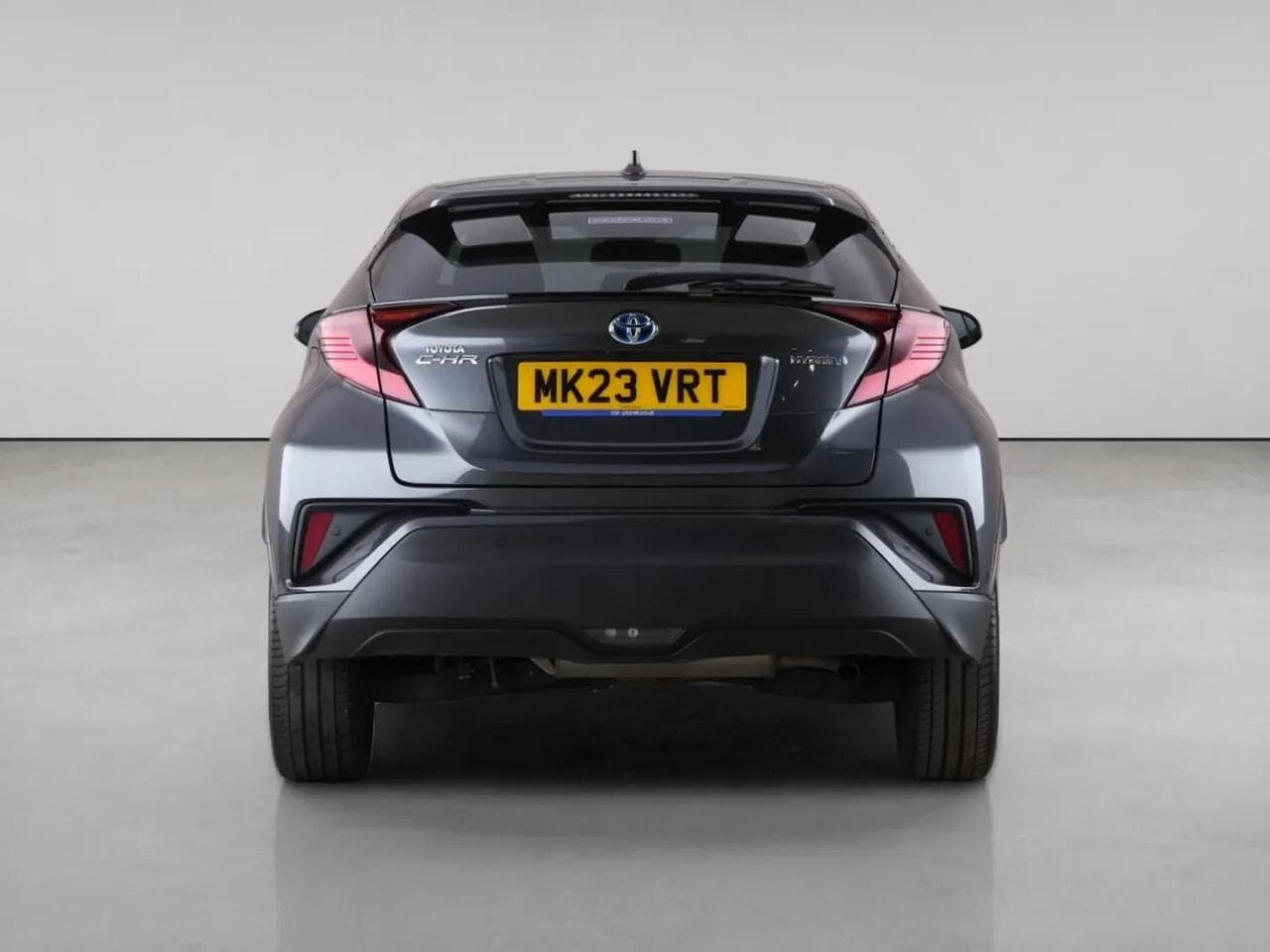 Toyota C-HR thumbnail Rear