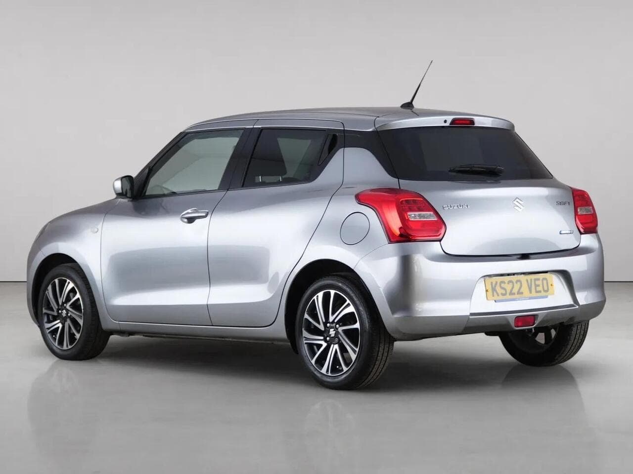 Suzuki Swift thumbnail Rear Left