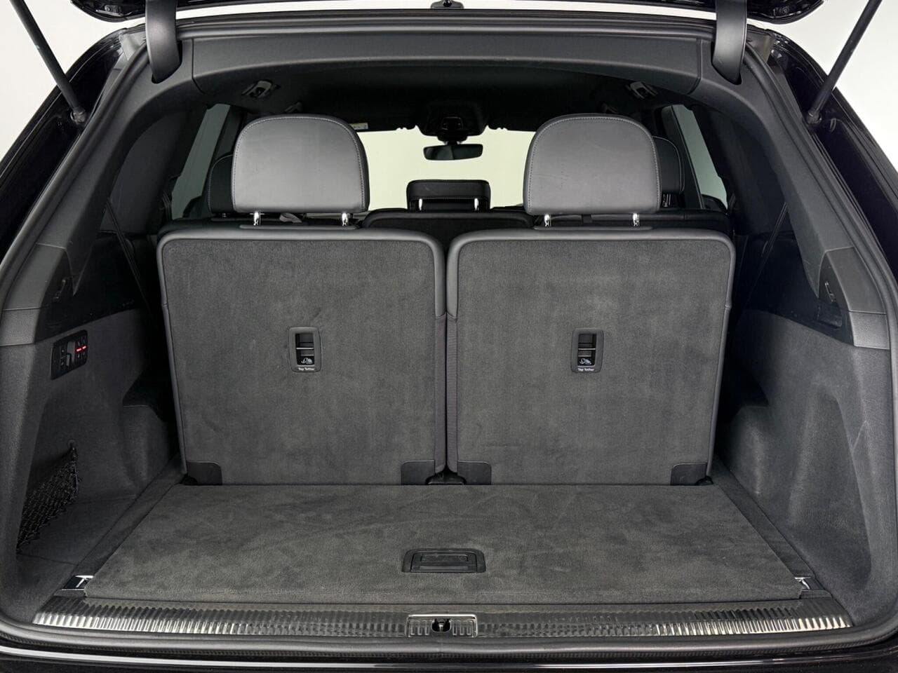 Audi Q7 thumbnail Boot