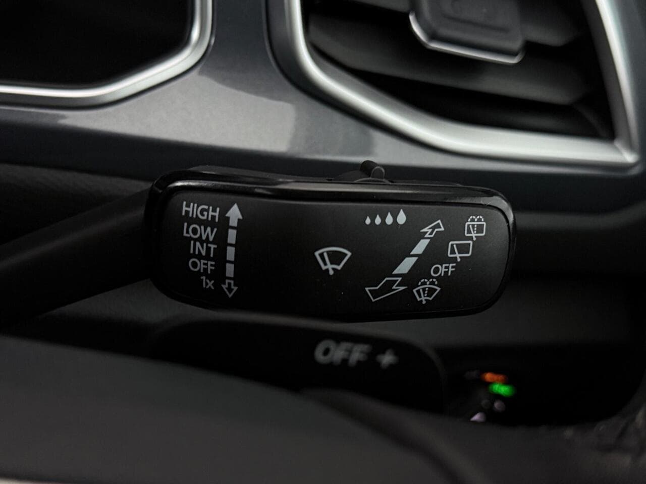 Volkswagen T-Roc thumbnail Misc Controls