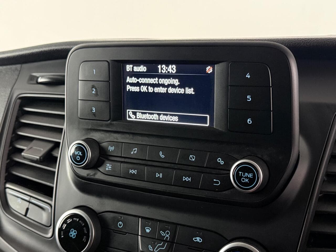 Ford Transit Custom thumbnail Infotainment System
