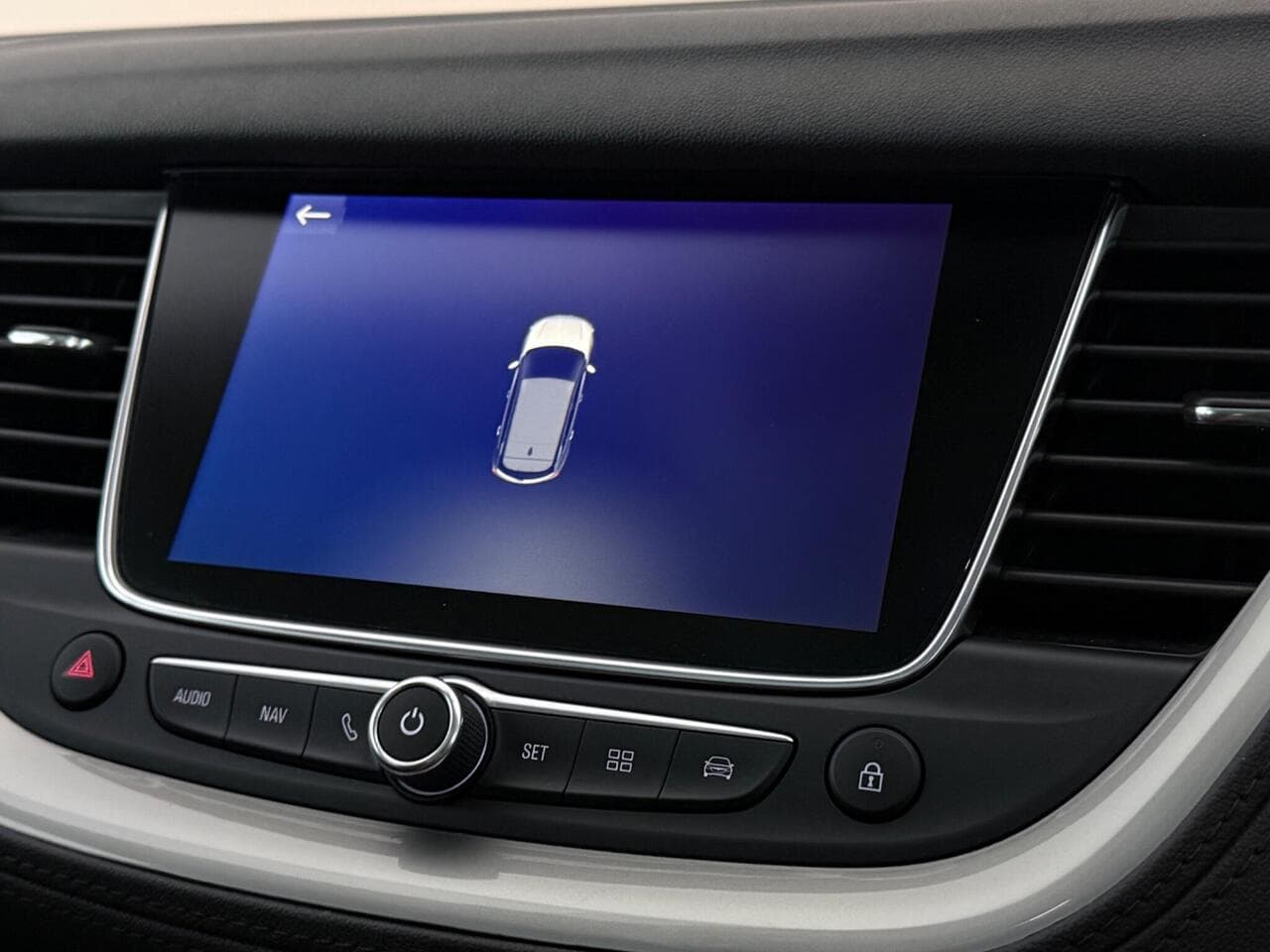 Vauxhall Grandland X thumbnail Infotainment System