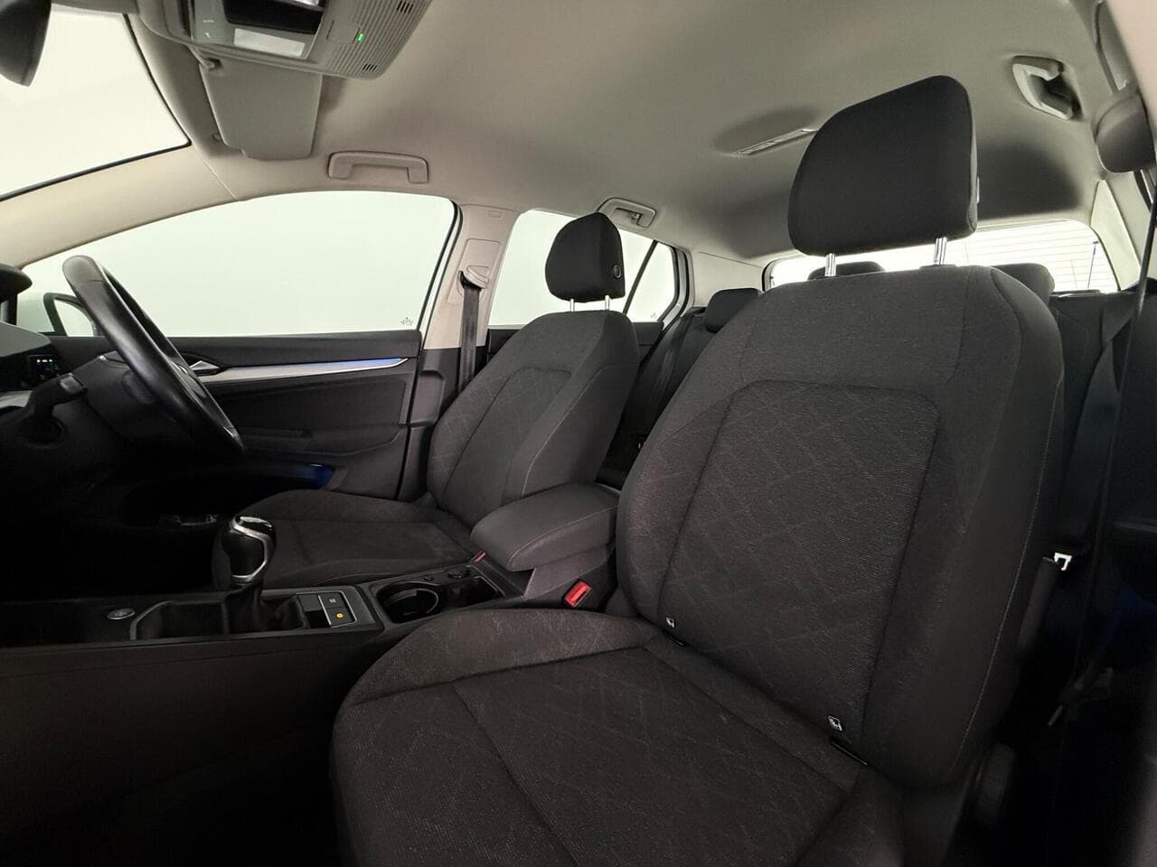 Volkswagen Golf thumbnail Seat Front Passenger