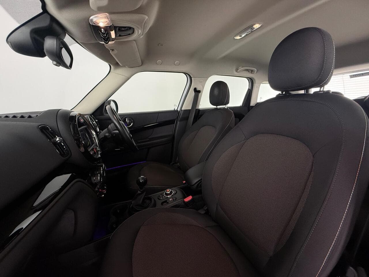 MINI Countryman thumbnail Seat Front Passenger