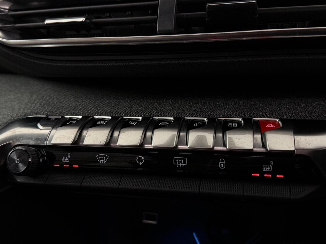 Peugeot 5008 thumbnail Misc Controls