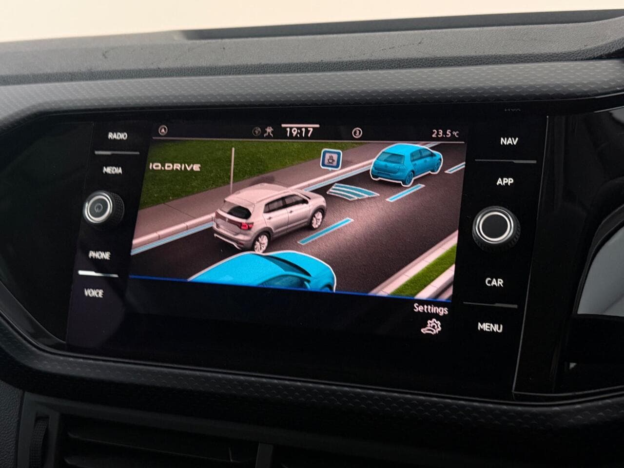 Volkswagen T-Cross thumbnail Infotainment System