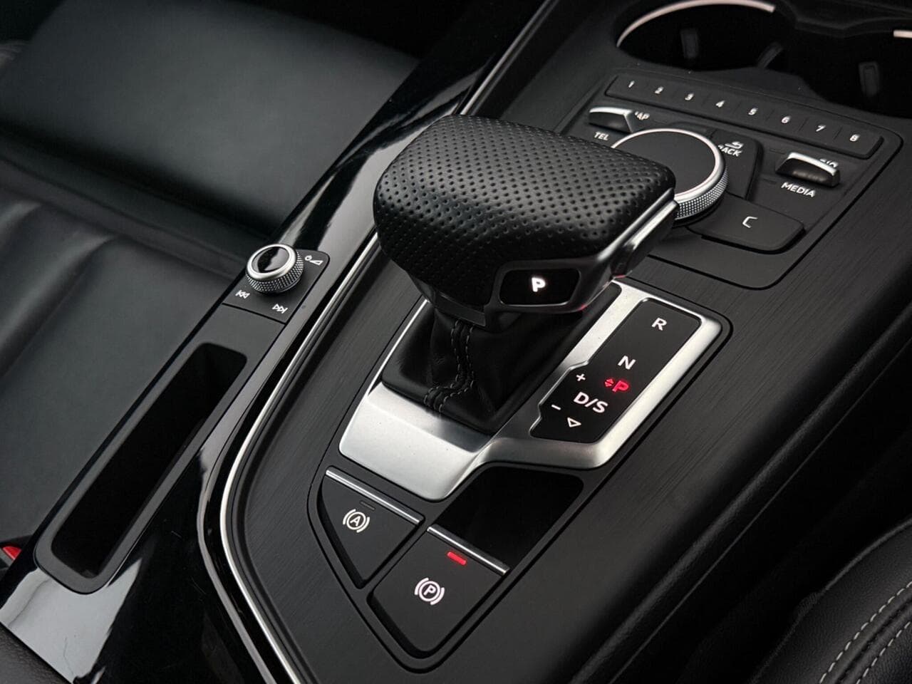 Audi A5 thumbnail Interior Front