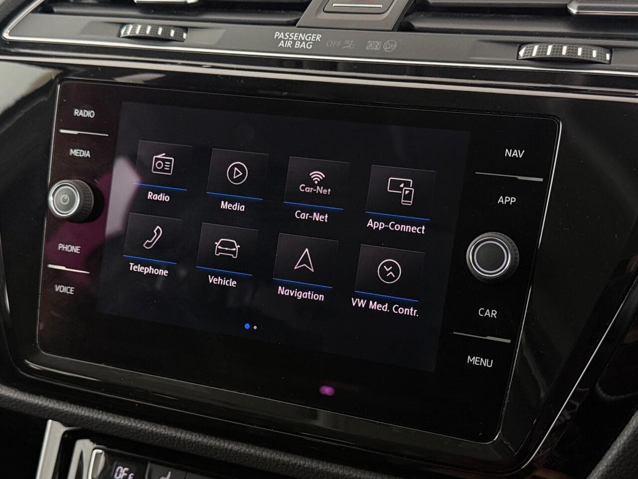 Volkswagen Touran thumbnail Infotainment System