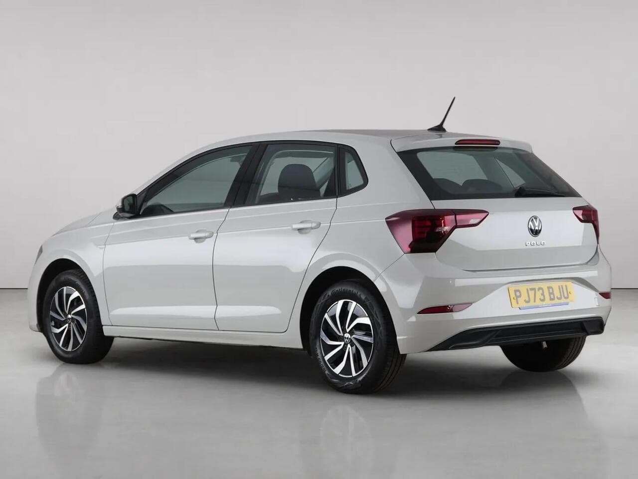 Volkswagen Polo thumbnail Rear Left