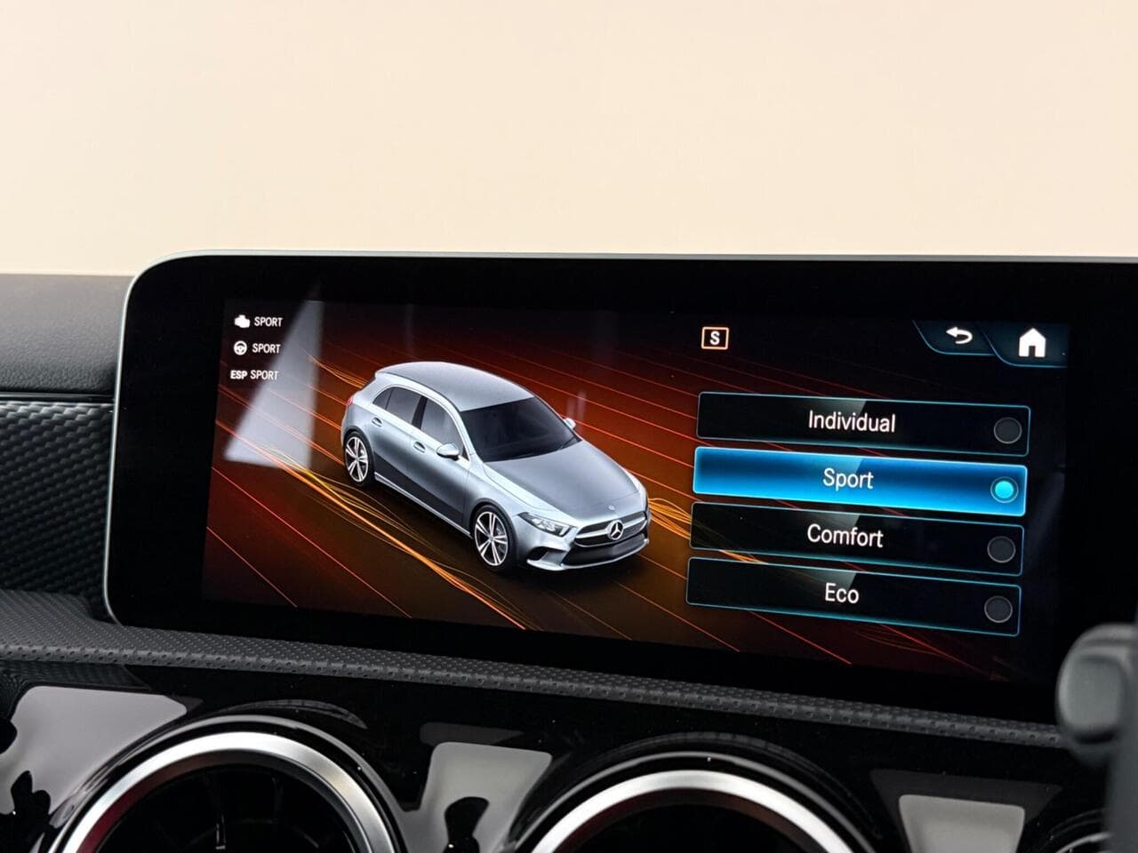 Mercedes-Benz A Class thumbnail Infotainment System